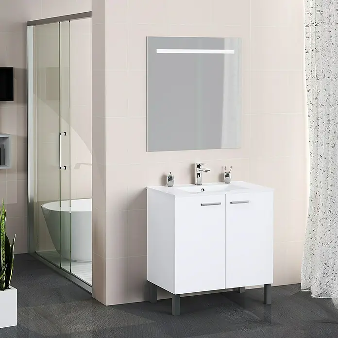 Artysan Mueble bajo de lavabo Fran - An x Pr x Al: 80 x 46 x 85 cm, Blanco seda - Un baño moderno con un elegante mueble de lavabo blanco combinado con un espejo iluminado, creando un ambiente elegante.
