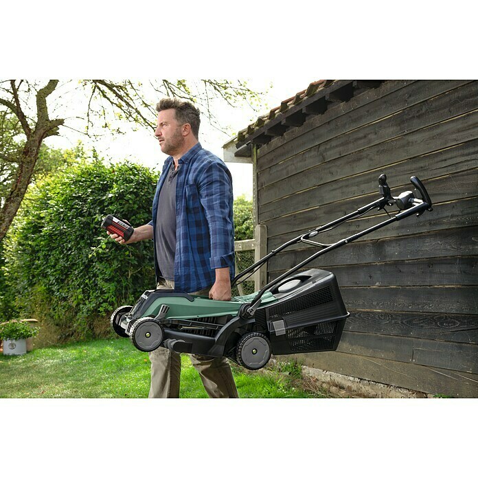 Bosch Akku-Rasenmäher EasyRotak 36-55036 V, 1 Akku, 4 Ah, Schnittbreite: 37 cm Use Shot