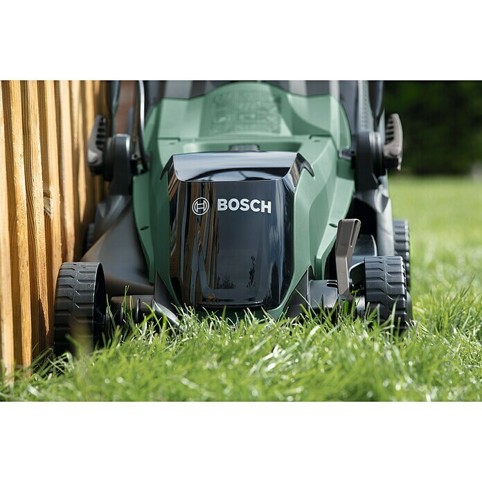 Bosch Akku-Rasenmäher EasyRotak 36-55036 V, 1 Akku, 4 Ah, Schnittbreite: 37 cm Mood Shot