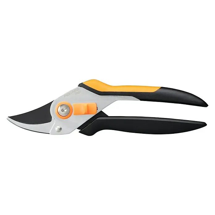 Fiskars Solid Gartenschere P331 - Bypass, Max. Aststärke: 20 mm - Nahaufnahme einer Fiskars PX91 Gartenschere. Ideal für präzise Schnitte im Garten, mit ergonomischem Design für komfortable Nutzung.