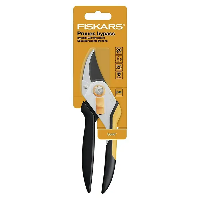 Fiskars Solid Gartenschere P331 - Bypass, Max. Aststärke: 20 mm - Abbildung einer Fiskars Bypass-Gartenschere mit gelbem Griff und schwarzer Klinge, verpackt in einer gelben Schutzhülle.