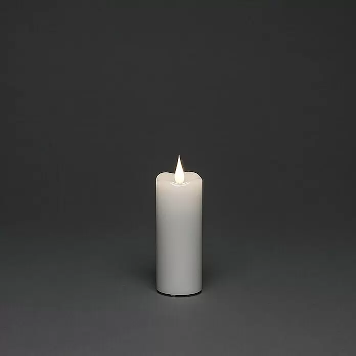 Konstsmide LED-Kerze - Weiß, Ø x H: 7,8 x 17 cm, Echtwachs - Stimmungsaufnahme