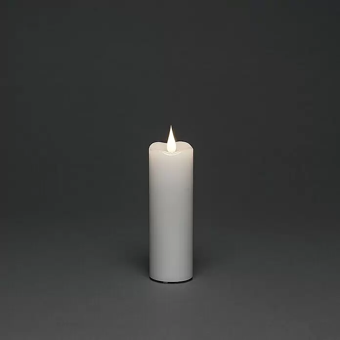 Konstsmide LED-Kerze - Weiß, Ø x H: 7,8 x 19,5 cm, Echtwachs - Stimmungsaufnahme