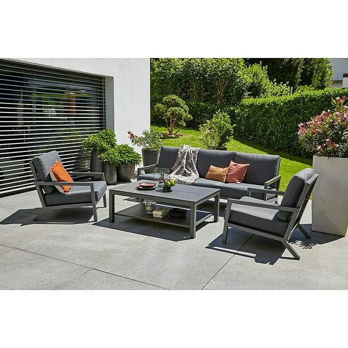 Sunfun Maja Sofá de conjunto - An x Pr x Al: 212 x 85 x 76 cm, Aluminio/Poliéster, Antracita - Conjunto de salón gris para exterior con sofá, sillones y mesa en un patio frente a un jardín.