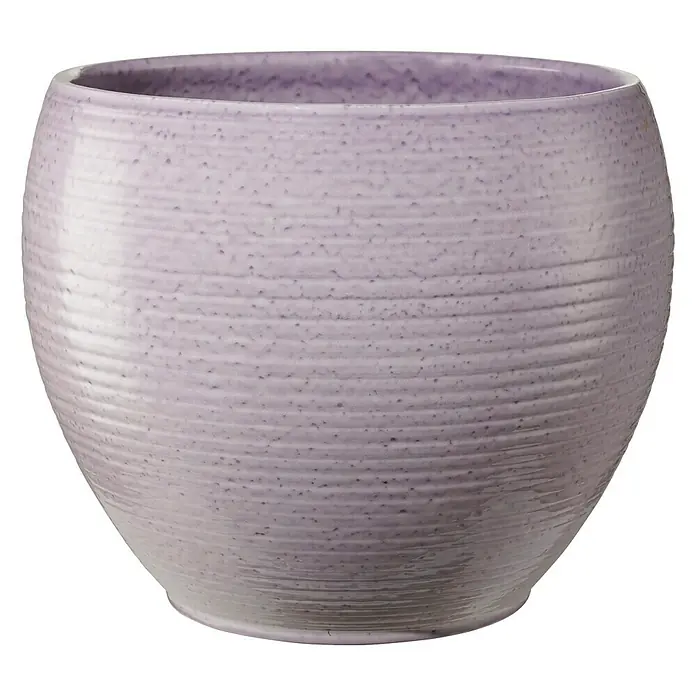 Soendgen Keramik Übertopf rund Manacor Deluxe - Außenmaß (Ø x H): 16 x 13 cm, Flieder, Keramik - Nahaufnahme einer lila Pflanzschale mit einer dezenten Textur, die das Licht sanft reflektiert und einen eleganten Akzent setzt.