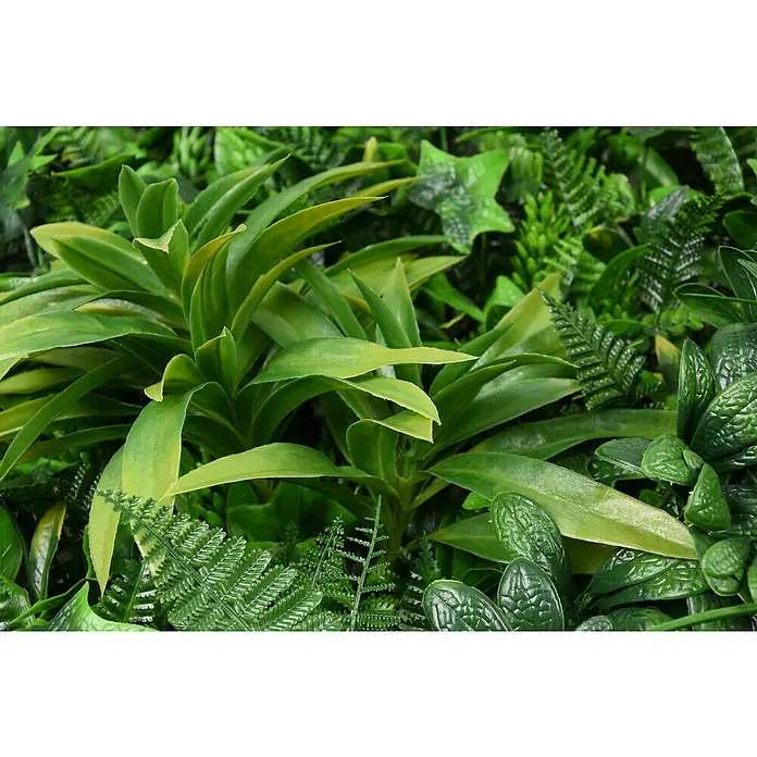 Faura Jardín vertical Salvaje - Plástico, L x An: 100 x 100 cm - Primer plano de un panel de pared verde con varios tipos de plantas artificiales como helechos y plantas de hoja larga.
