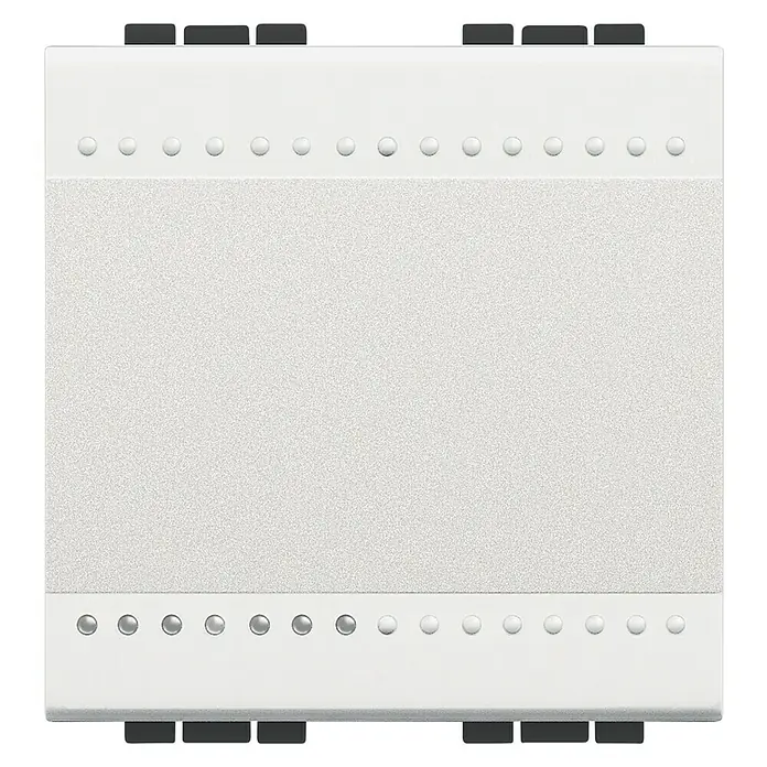 Bticino Living Light Pulsador Basculante 2M - Blanco, Instalar, Plástico, 10 A - Primer plano de una cubierta blanca plana y rectangular con orificios en la parte superior e inferior, mostrando un diseño moderno.