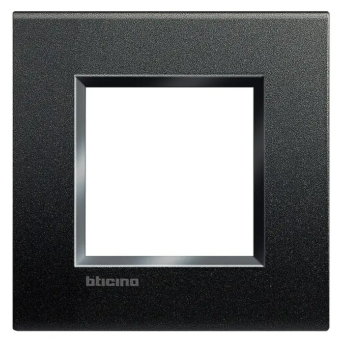 Bticino Living Light Marco 2M - Antracita, Modelo de mecanismos: x 1, Plástico, Instalar - Primer plano de una cubierta de marco Bticino negra para un interruptor de luz, que muestra un diseño moderno y elegante.