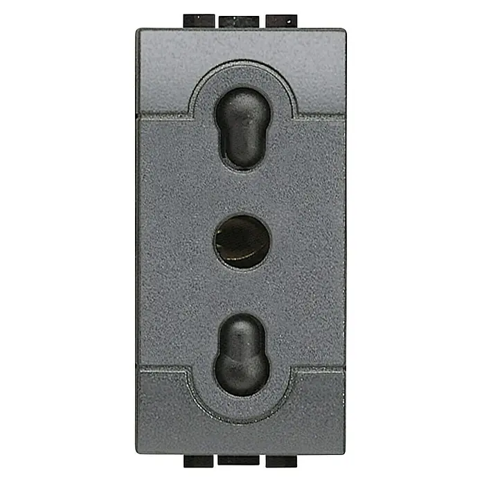 Bticino Living Light Enchufe Italiano - Antracita, Plástico, Instalar - Primer plano de un enchufe con tres orificios, resaltando la versatilidad del producto.