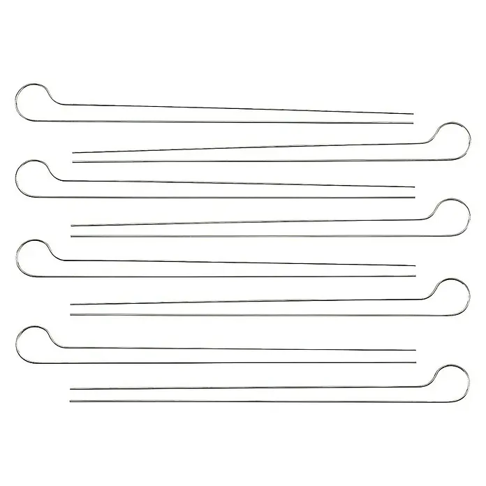 Weber Brocheta para barbacoa - Largo: 33 cm, 8 ud. - Primer plano de siete horquillas plateadas sobre fondo negro, ideales para sujetar peinados.
