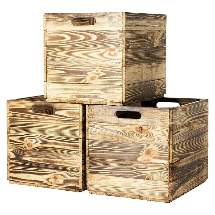 Holzkiste geflammt mit Eingriffen - L x B x H: 32,5 x 33 x 37,5 cm, Natur, 2 Eingriffe - Stapel aus drei rustikalen Holzkisten mit Griffen, ideal für Lagerung und Dekoration im Vintage-Stil. Robuste Aufbewahrungskörbe aus Holz.
