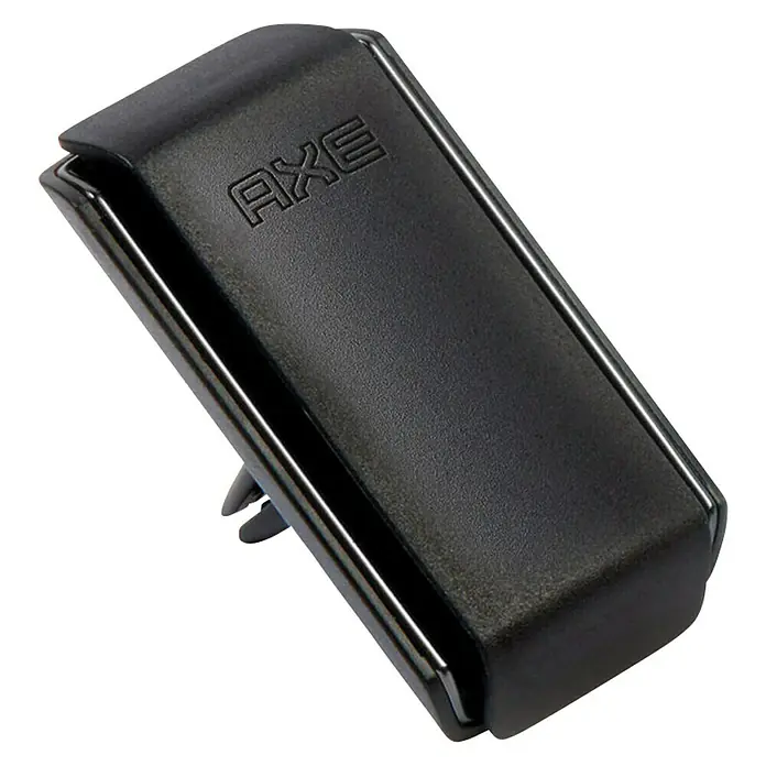 Axe Autoduft - Black, Stecken, 30 Tage - Abgebildet ist ein schwarzer AXE-Lufterfrischer für das Auto, der einen frischen Duft im Fahrzeuginneren verbreitet.