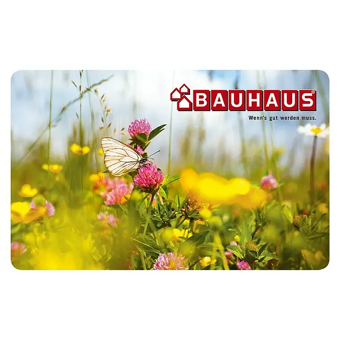 Gutscheinkarte - Zum Selbstausdruck, Gutscheinwert: Individueller Betrag, Frühlingswiese - BAUHAUS-Gutscheinkarte: Wiesenmotiv mit Schmetterling. Ideal als Geschenk für Heimwerker, die Wert auf Qualität und Natur legen.