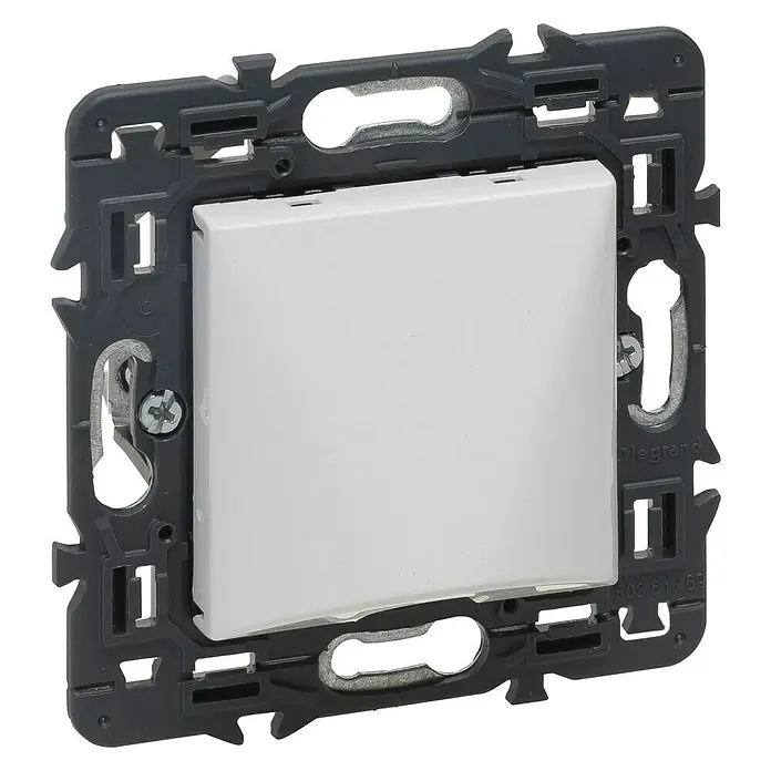 Legrand Valena Next Pasacables - Blanco, Diámetro: 12 mm - Primer plano de un interruptor de luz Legrand blanco con marco gris, ideal para interiores modernos.