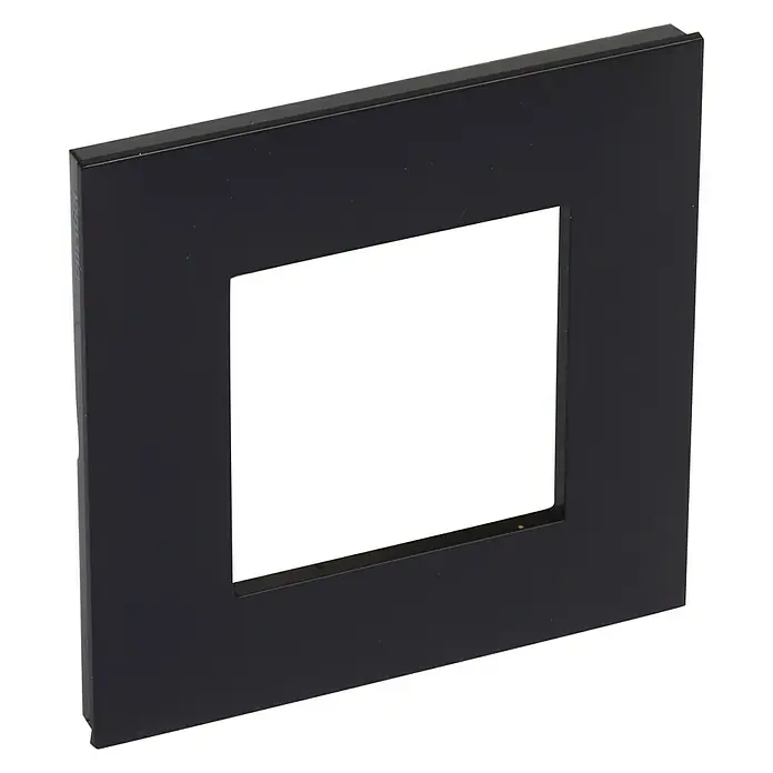 Legrand Valena Next Marco - Negro/Cromo, Modelo de mecanismos: x 1, Plástico, Instalar - Placa frontal negra para dispositivo electrónico, ideal para integrar en interiores modernos. Diseño elegante para una estética impecable.
