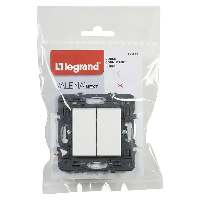 Legrand Valena Next Conmutador doble - Blanco, Instalar, Plástico, 10 A - Un interruptor doble Legrand Valena Next blanco, empaquetado en plástico transparente. Ideal para interiores modernos y fácil instalación.