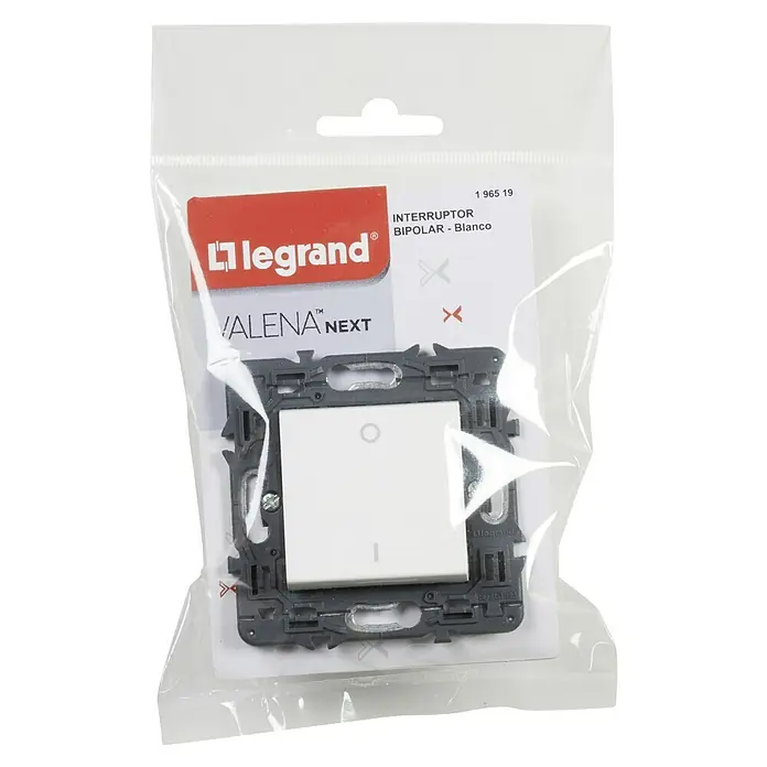 Legrand Valena Next Conmutador Bipolar - Blanco, Brillante, Montaje en la pared, 16 A - Un interruptor bipolar Legrand Valena Next empaquetado. El producto está sellado en un embalaje de plástico transparente, mostrando el interruptor.