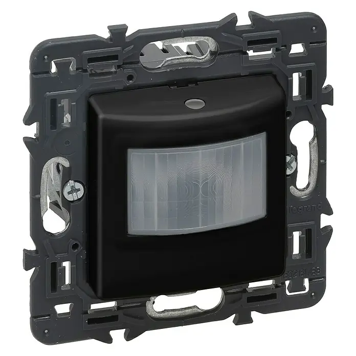 Legrand Valena Next Detector de movimiento por infrarrojos Eco - Negro - Primer plano de un detector de movimiento Legrand negro, ideal para el control automático de la luz.