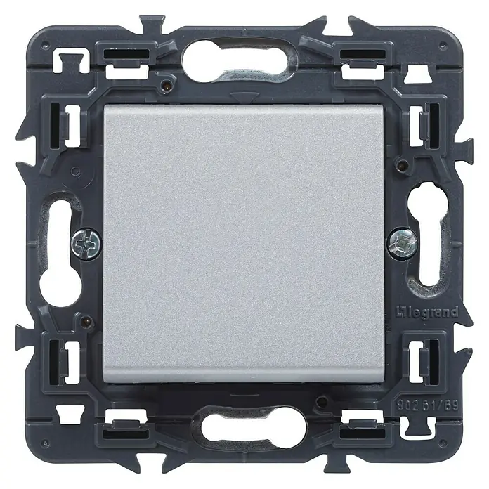 Legrand Valena Next Conmutador - Aluminio, Instalar, Plástico, 10 A - Primer plano de un interruptor de luz Legrand con cubierta gris y marco gris.