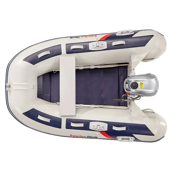 Honda Marine Schlauchboot T20-SE3 - L x B: 202 x 144 cm, Geeignet für: 2 Personen, Nutzlast: 250 kg - Abbildung eines aufblasbaren Bootes mit Motor. Das Boot ist weiß mit blauen Akzenten und verfügt über einen Sitz und Ruder.