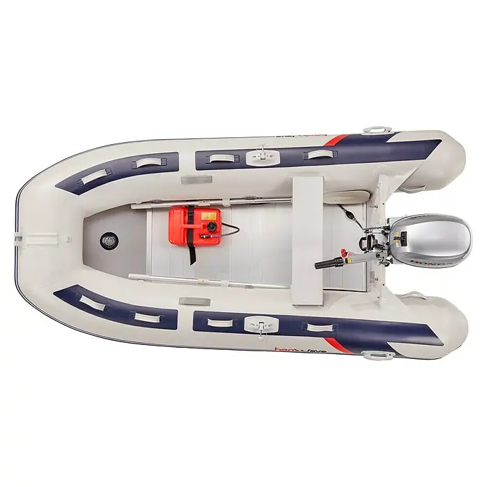 Honda Marine Schlauchboot T30-AE3 - L x B: 297 x 157 cm, Geeignet für: Max. 4 Personen, Nutzlast: 610 kg - Draufsicht auf ein weißes Honwave-Schlauchboot mit einem Honda-Motor am Heck, ideal für Wassersport und Freizeit.