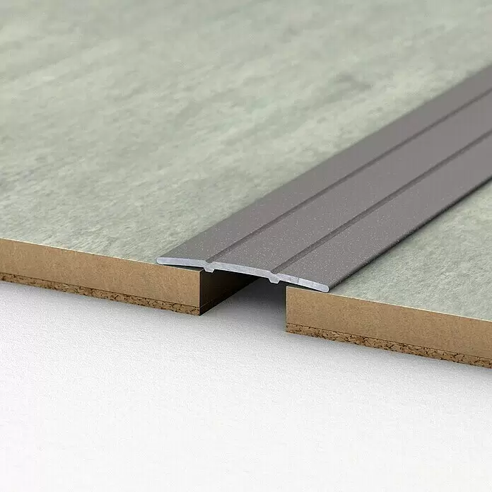 LOGOCLIC Übergangsprofil 132 - Grau Metallic, 1 m x 38 mm x 2,5 mm, Montageart: Kleben - Detailaufnahme
