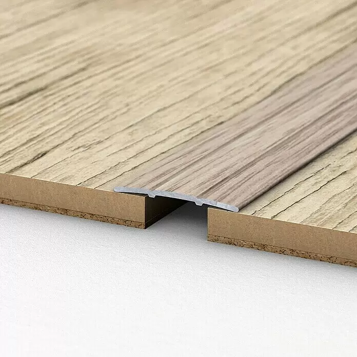 LOGOCLIC Übergangsprofil 132 - Eiche Grau, 1 m x 38 mm x 2,5 mm, Montageart: Kleben - Detailaufnahme