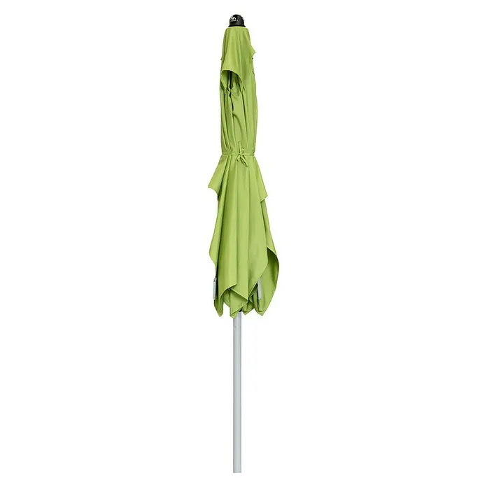 Doppler Active Marktschirm Auto Tilt - Fresh Green, Bespannungsmaß (L x B): 210 x 140 cm - Geschlossener grüner Gartenschirm mit weißem Mast. Der Schirm ist ordentlich zusammengebunden und bereit für die Lagerung.
