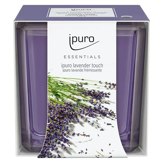 Ipuro Essentials Duftkerze - Im Glas, Lavender Touch - Ein Ipuru Lavender Touch Duftkerze in einer eleganten Verpackung, die Lavendel-Frische verspricht.