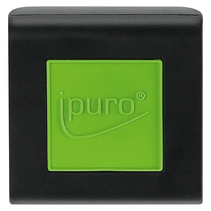 Ipuro Essentials Autoduft - Lime Light, Geeignet für: Lüftungslamellen - Nahaufnahme des IPuro-Lufterfrischers mit einem schwarzen Gehäuse und einem grünen Einsatz mit dem IPuro-Logo.