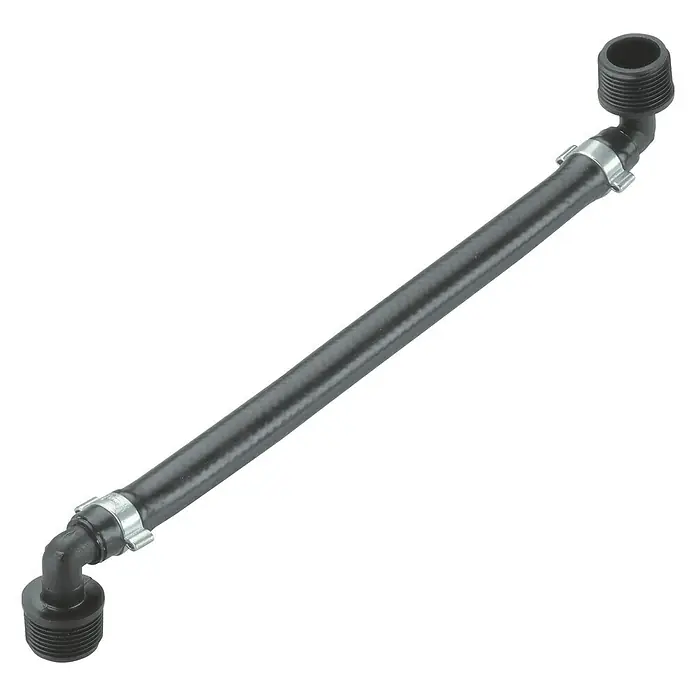 Gardena Sprinklersystem Regneranschluss - ¾″ - Ein schwarzer Wasserschlauch mit zwei Winkelstücken und Schlauchschellen. Für den Sanitärbereich oder zur Wasserverteilung.