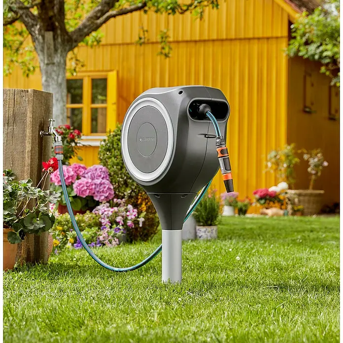 Gardena Schlauchbox RollUp S - Schlauchlänge: 15 m - GARDENA Wand-Schlauchbox 35 roll-up automatic mit Schlauch und Anschlussstutzen. Ideal für die komfortable Gartenbewässerung.