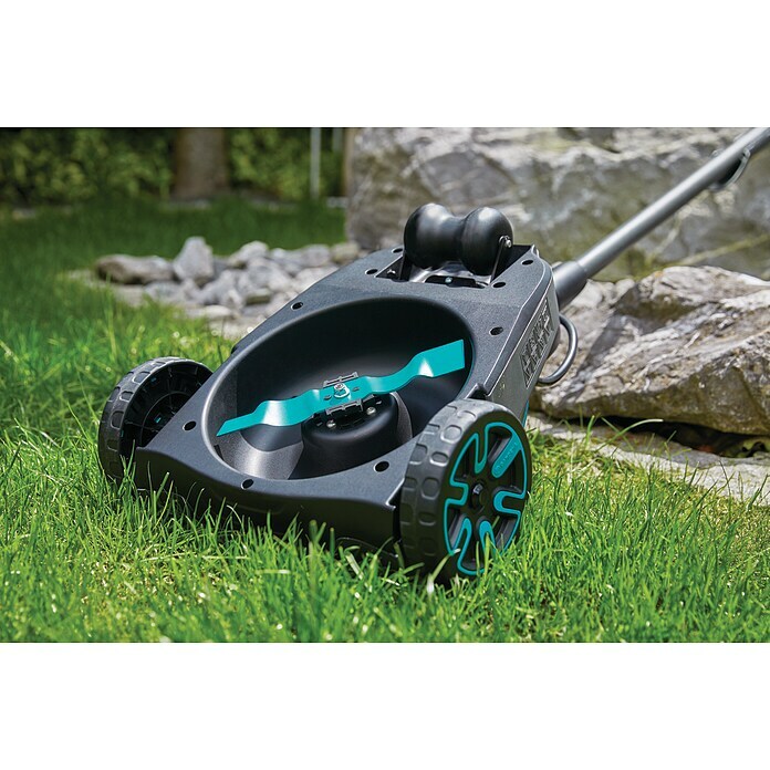 Gardena Akku-Rasenmäher HandyMower 22/18V P4A18 V, Ohne Akku, 2,5 Ah, Schnittbreite: 22 cm Mood Shot