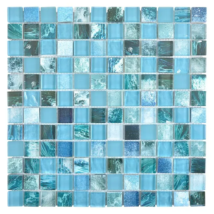 Mosaikfliese Quadrat Crystal XCM JT14 - 29,8 x 29,8 cm, Grün/Blau, Glänzend - Nahaufnahme von türkisfarbenen Mosaikfliesen, die ein beruhigendes Wassermuster aufweisen und sich ideal für Badezimmer eignen.
