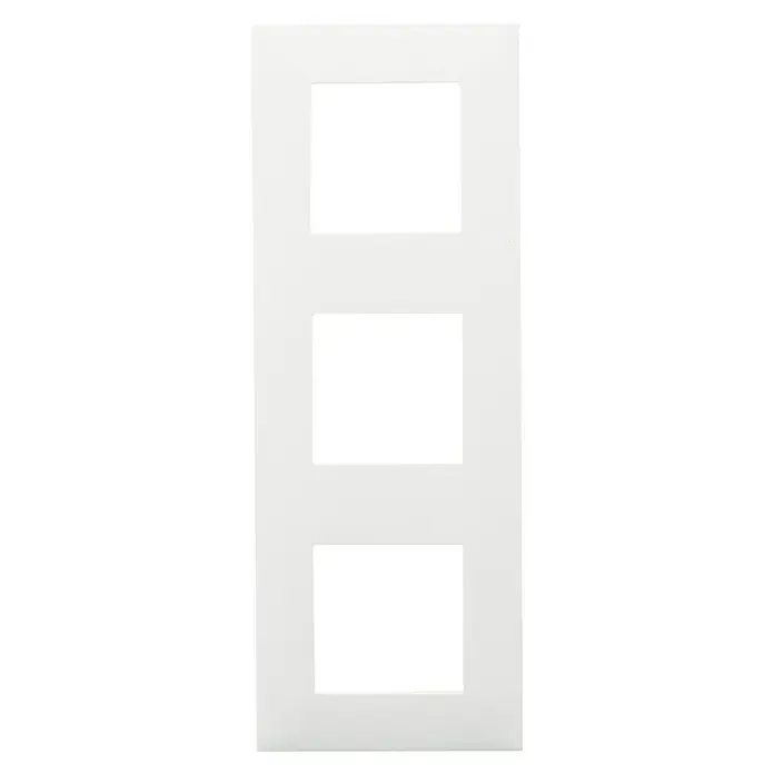 Legrand Valena Next Marco - Blanco, Modelo de mecanismos: x 3, Plástico, Colocar - Marco de interruptor blanco para tres inserciones de interruptor para una integración elegante de los interruptores en el diseño de la habitación.