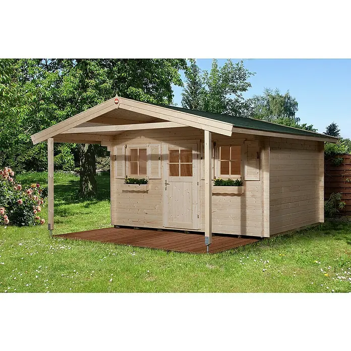 Weka Gartenhaus 135 - Außenmaß inkl. Dachüberstand (B x T): 460 x 514 cm, Holz, Natur, Mit Vordach - Ein helles Holzgartenhaus mit Vordach, Fenstern mit Blumenkästen und einer kleinen Holzterrasse. Perfekt für den Garten zur Aufbewahrung.
