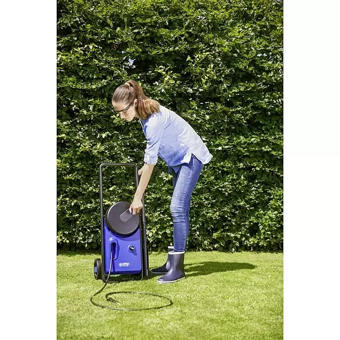 Nilfisk Hochdruckreiniger Core 140-6 PowerControl - 1.800 W, Max. Druck: 140 bar, Fördermenge: 474 l/h - Anwendungsbeispiel