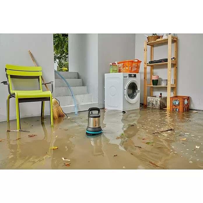 Gardena Schmutzwasserpumpe 20000 Aquasensor - 750 W, Max. Fördermenge: 20.000 l/h, Eintauchtiefe: 7 m - Stimmungsaufnahme