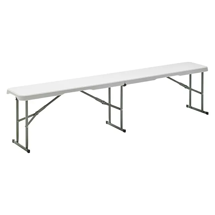 Banco de camping plegable Every - 183 x 30 x 43 cm, HDPE/Acero, Blanco - La imagen muestra un banco plegable largo y blanco con estructura metálica. Ideal para eventos o asientos adicionales.