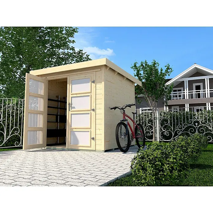 Weka Gartenhaus 321 - Außenmaß inkl. Dachüberstand (B x T): 323 x 237 cm, Holz, Natur, 5,801 m² - Eine geräumige Gartensauna aus Holz mit Doppeltüren und Fensterpaneelen, daneben ein rotes Fahrrad, vor einem Haus.