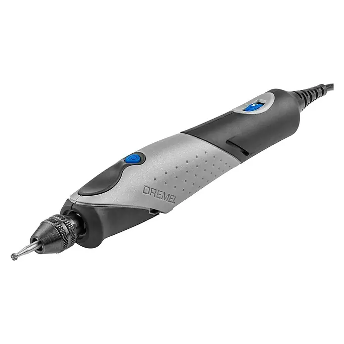 Dremel Elektro-Multifunktionswerkzeug 2050 Stylo+ - 9 W - Detailliertes Bild eines Dremel Rotationswerkzeugs. Das Werkzeug ist in Grau- und Schwarztönen gehalten und verfügt über einen blauen Knopf.