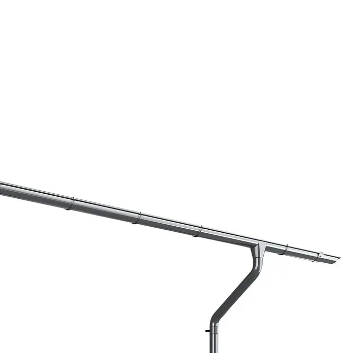 Weka Dachrinnen-Set - Passend für: Satteldächer bis Dachlänge 600 cm - Nahaufnahme einer Dachrinne aus Metall mit passendem Fallrohr vor einem schwarzen Hintergrund. Für wirksame Dachentwässerung.