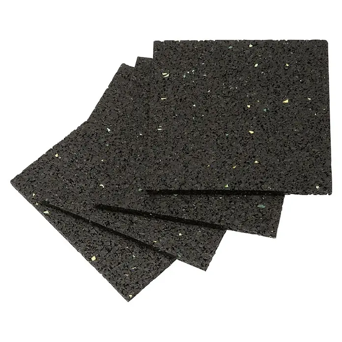Conacord Antirutschmatte - 100 x 100 mm, Temperaturbereich: -40 °C - 115 °C - Ein Stapel von schwarzen Gummifliesen mit bunten Sprenkeln, ideal für Fitnessstudios oder Spielbereiche, die rutschfest und langlebig sind.