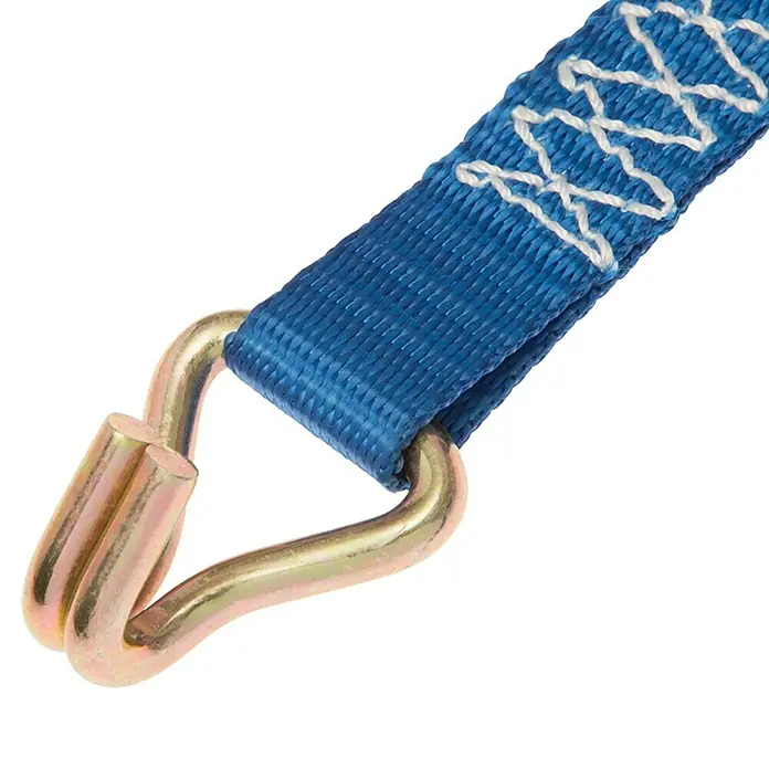 Conacord Spanngurt - 5 m x 2,5 cm, Mit Ratsche, Spitzhaken - Nahaufnahme eines blauen Spanngurts mit einem doppelten J-Haken aus Metall für sichere Befestigung und Ladungssicherung.