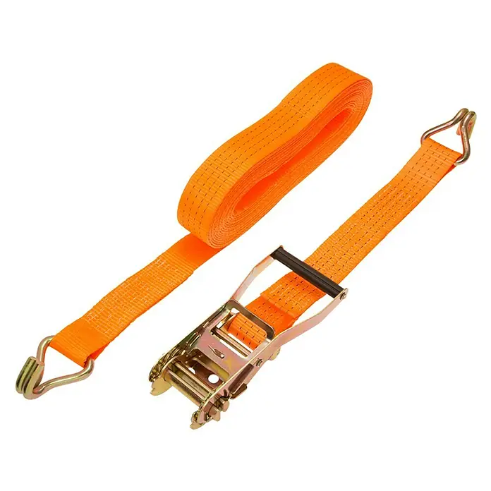 Conacord Spanngurt - 12 m x 5 cm, Belastbarkeit: 2.000 kg, Einteilig, Mit Ratsche - Nahaufnahme eines orangefarbenen Spanngurts mit einer Klemme und einem Haken, der zum Sichern von Ladungen verwendet wird.