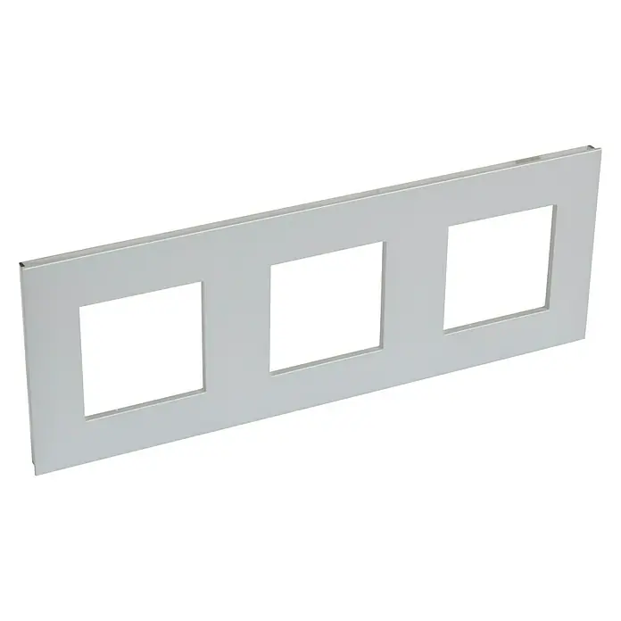 Legrand Valena Next Marco - Aluminio, Modelo de mecanismos: x 3, Plástico, Instalar - Una cubierta de marco triple plateada para interruptores y enchufes, que ofrece un aspecto moderno y elegante. Ideal para interiores con estilo.