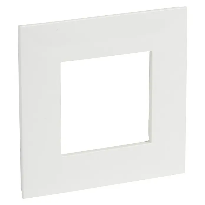 Legrand Valena Next Marco - Blanco, Modelo de mecanismos: x 1, Plástico, Colocar - Tapa cuadrada blanca para ocultar interruptores y enchufes con estilo. Diseño simple que combina con cualquier decoración interior.