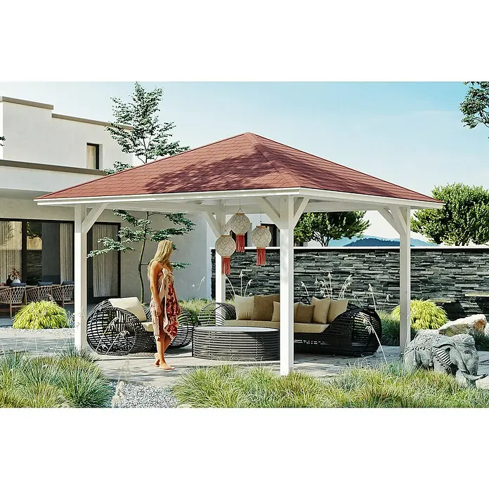 SKAN HOLZ Pavillon Cannes 2 - L x B: 439 x 439 cm, Weiß - Eine weiße Gartenlaube mit rotem Dach und Sitzmöbeln im Garten.