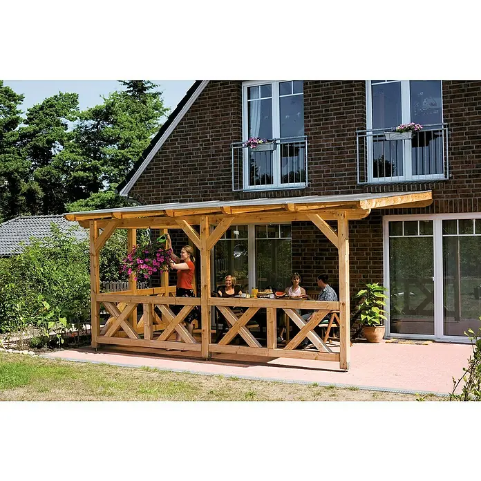 SKAN HOLZ Seitenwand Andreaskreuz - Passend für: Skan Holz Terrassenüberdachungen aus Douglasie, Tiefe 350 cm, Natur - Eine überdachte Holzterrasse mit Holzzaun bietet einen gemütlichen Platz für eine Familie zum Entspannen und Genießen im Freien.