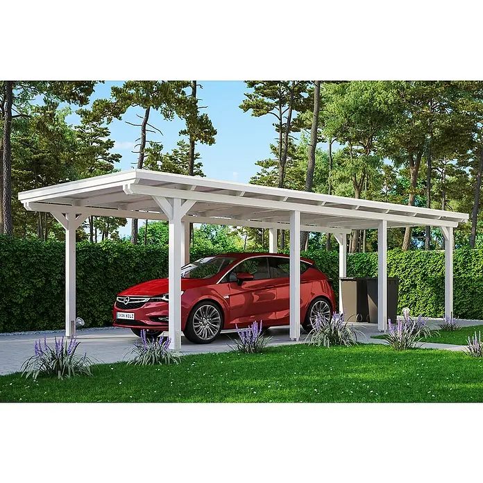 SKAN HOLZ Carport Emsland - Außenmaß inkl. Dachüberstand (B x T): 3,54 x 8,46 m, Einzelcarport, Weiß, Materialspezifizierung Dach: EPDM-Folie, Fichte - Ein rotes Auto parkt unter einem weißen Holzcarport mit Flachdach, umgeben von Grünflächen und Sträuchern. Praktischer Schutz vor Wettereinflüssen.